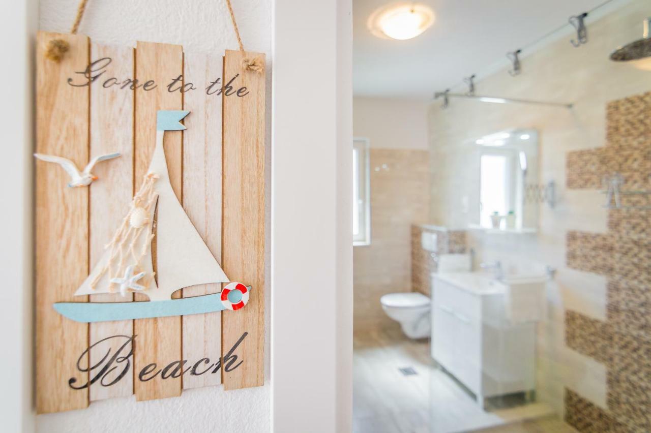 Apartment "On The Beach" Trogir Exterior foto